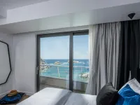 Made by the Sea Villa 2 Hotels in Mades