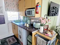 Chalet Ty Lilli Wen -Sleep 6- Pet Friendly Hotels in Ferryside