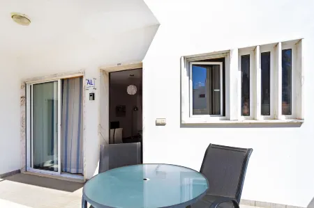 Gard nia in Tavira With 2 Bedrooms and 2 Bathrooms