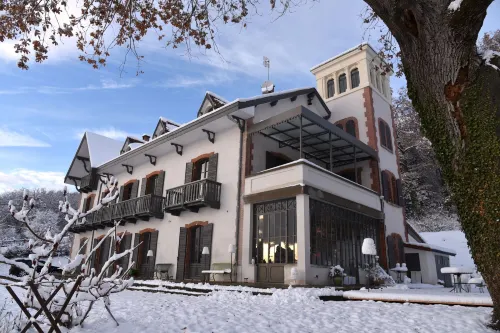 Le Domaine de Dony Hotels in Balbins