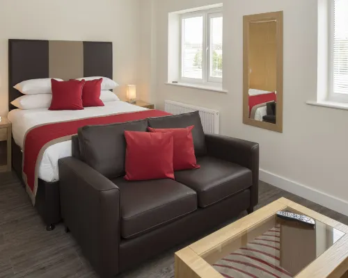 House of Fisher - Beneficial House Hotels in Bracknell
