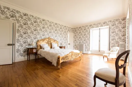 Château de Blet Отели в г. Уруэ-ле-Бурдлен