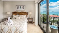 Elegant Oceanview Condo with Spacious Open-Concept Floor Plan and Inviting Beach Design