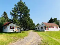 Green Gables Bungalow Court Hotels in North Rustico