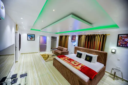 NAP Apartment Hotel - Pensions
