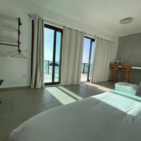 Corcega Beachfront Suites