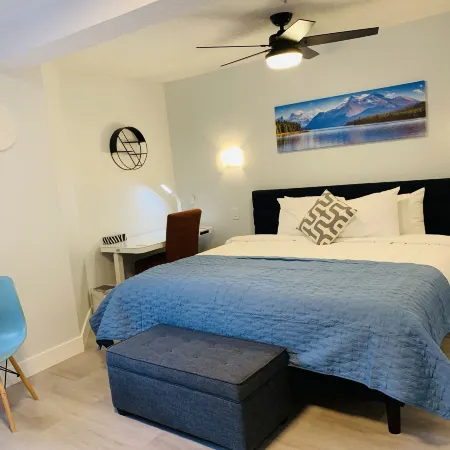 A Lovely Studio with Full Kitchen & AC