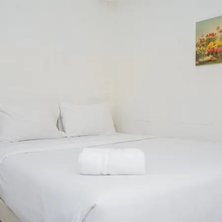 Comfort and Cozy Stay Studio Room at Baileys Apartment