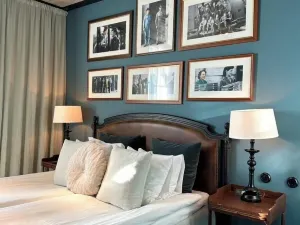 Steam Hotel