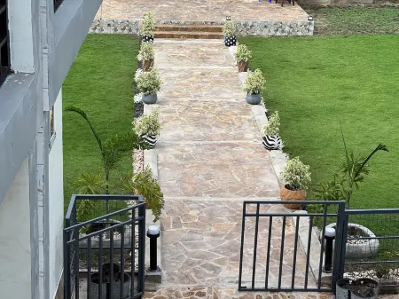 Morris Multi Отели в г. Temeke