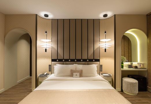 4. 아마나 호텔 판..