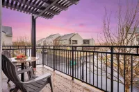 Private Pool - Water park/ lake side - 18+ guests
