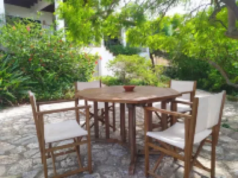 House and garden terraces, fabulous sea and mountain views. Betlem