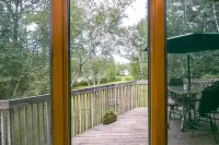 Private lakeside retreat, swim, boat, fish! Perfect for family events