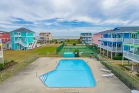 Beachski's Bliss- Absolutely Beautiful Ocean Views  and Private Beach Access!