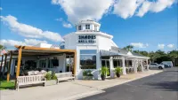 Ground Floor Access and Close to Pool - Stylish Retreat Hotel di Inlet Beach