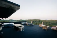 Rooftop Kitchen and Hot Tub with Panoramic Views - Gorgeous Oasis