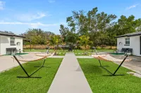 Peaceful Village Haven with Fire Pit - Tranquil Stylish Retreat Hotels in Hillsborough County