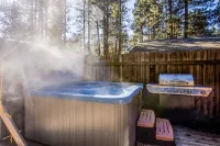 Charming Mountain Cabin with Hot Tub and Bikes - Cozy Retreat