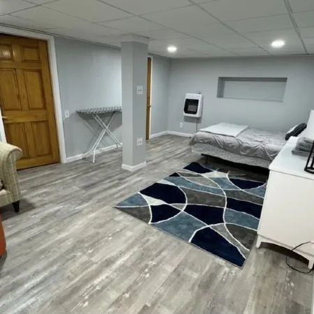 Peaceful one bedroom in university district