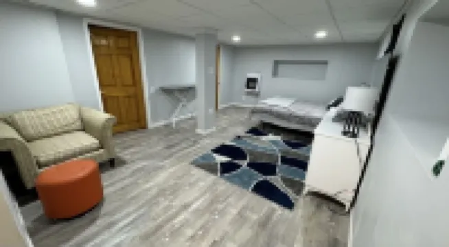 Peaceful one bedroom in university district