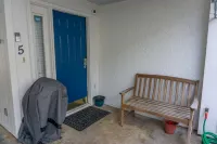 Charming Coastal Retreat with Stunning Sea Views and Pool - Delightful Haven