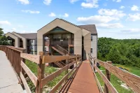 Peaceful condo near Silver Dollar City with surrounding trails & grilling area Hotels in Ruth B Rural Township