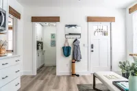 Charming Cottage Retreat Steps from Vibrant Downtown - Cozy Haven