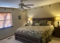 Serene Retreat - Spacious Living, Outdoor Deck, WiFi