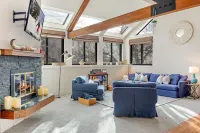 Gas Fireplace and Easy Ski Access - Spacious Charming Townhome