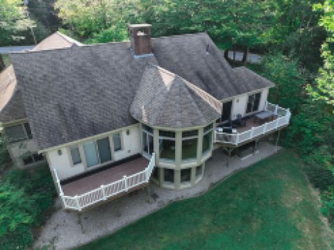 Hot Tub, Firepit, Pool Table and Garage - Spacious Tranquil Retreat