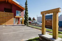 Accessible Studio with Fully-Equipped Kitchen - Modern Boutique Haven