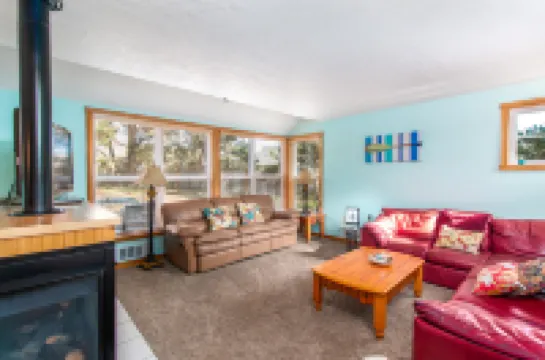 Coastal Escape with Outdoor Patio and Bikes - Charming Modern Retreat