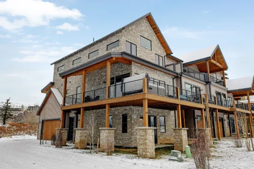 Luxury Amenities and Breathtaking Views - Exquisite Mountain Oasis