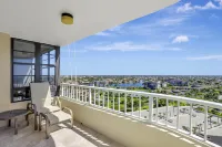 Dual Balconies and Heated Pool - Gorgeous Tropical Retreat