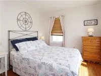 Panoramic Views and Cozy Atmosphere - Charming Coastal Haven