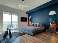 Contemporary Mid-Hollywood Home(DTLA view+Parking) 10min to Universal Studios