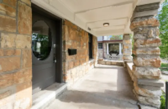 Charming Modern Craftsman Escape with Spacious Living - Delightful Haven