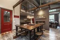 Cozy Winter Retreat - WiFi, Fireplace, Mountain Views Hotels in Parks