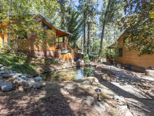 Gorgeous Mountain Views and Cozy Fireplace - Rustic River Sanctuary