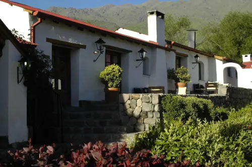 Estancia Las Carreras - parking