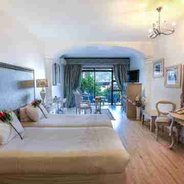 Misty Waves Boutique Hotel Rooms