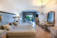 Misty Waves Boutique Hotel