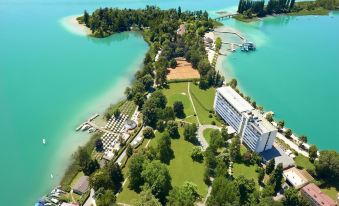 Parkhotel Pörtschach - Das Hotelresort Mit Insellage am Wörthersee