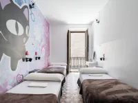 Home Youth Hostel by Feetup Hostels Hotels near Extramurs