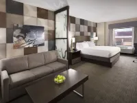 Holiday Inn Express & Suites OKLAHOMA CITY DWTN - BRICKTOWN by IHG Hotels in Oklahoma City