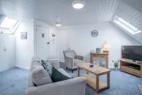 St Julians View - 1 Bedroom Apartment - Tenby - Ocean View