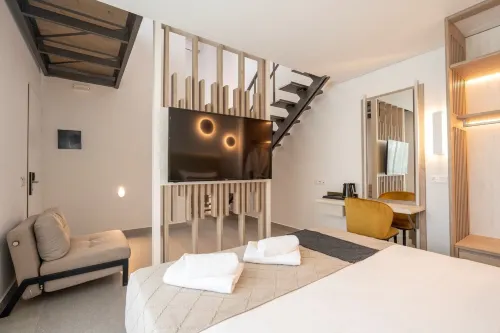 Mirablue Luxury Residences - 4-Star