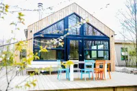 Swarm - 3 Waterlodges Naast Elkaar in Friesland