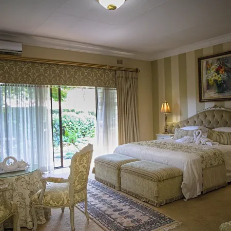 Royal Ridge Guesthouse Отели рядом с достопримечательностью «Казино Time Square»